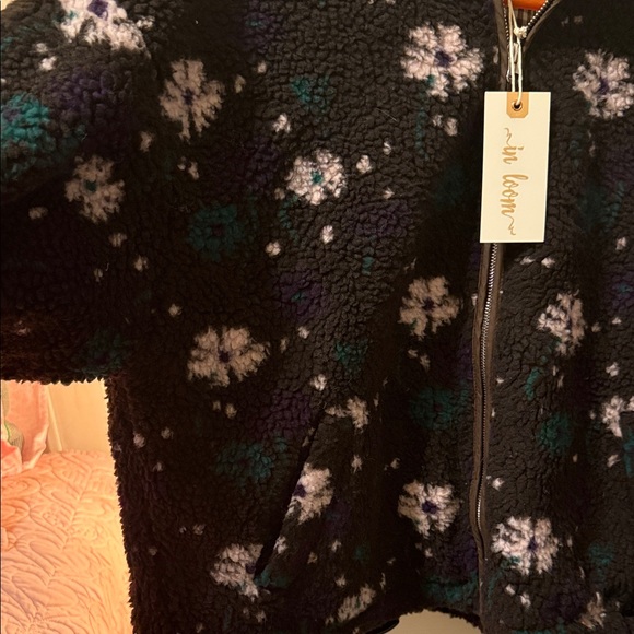 Women's Black Floral Sherpa Zip-Up Jacket by 'in like wlw' - Picture 2 of 7